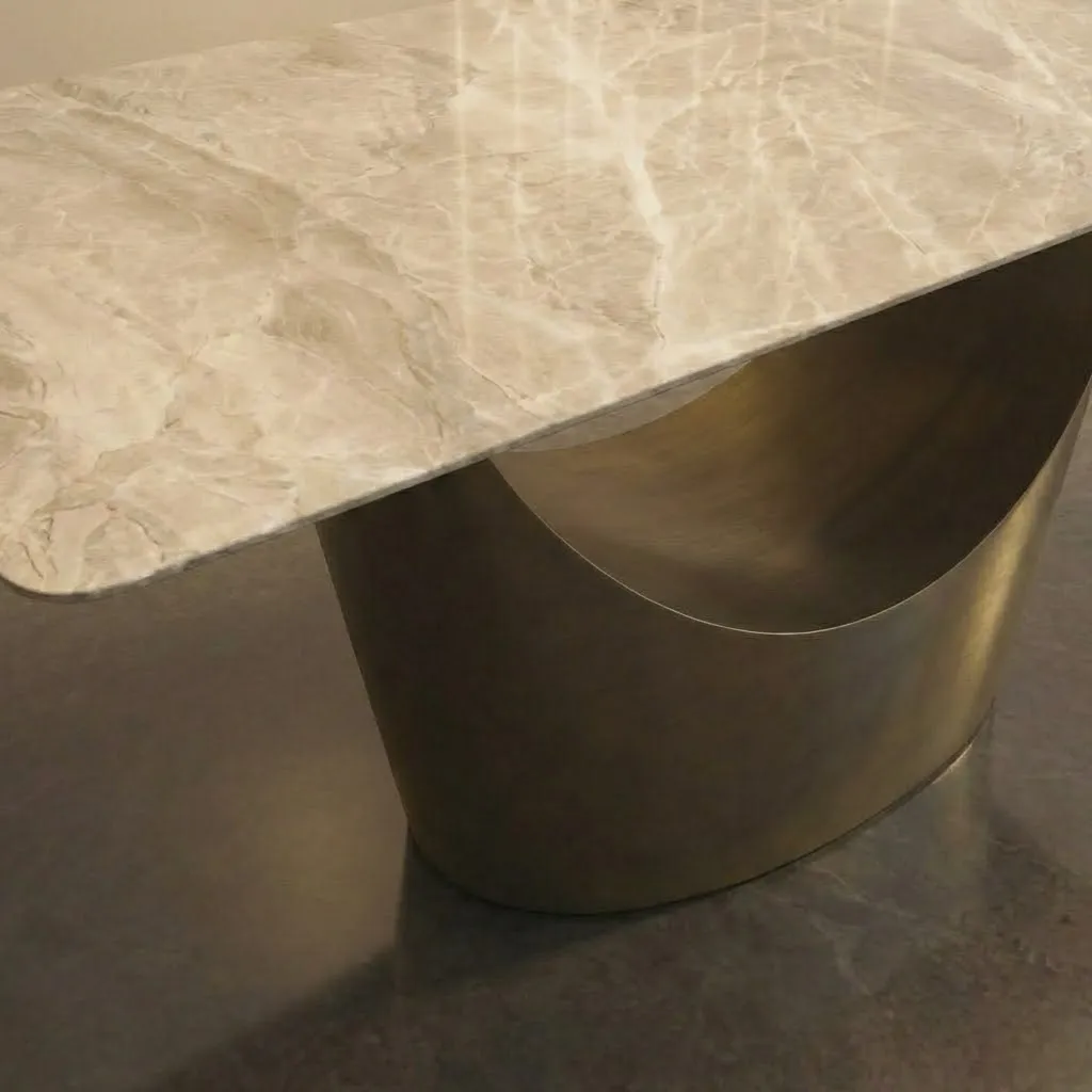 Twinkle Dining Table