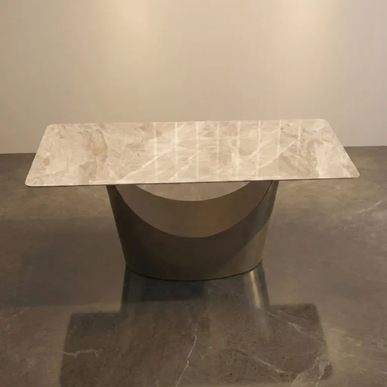 Twinkle Dining Table